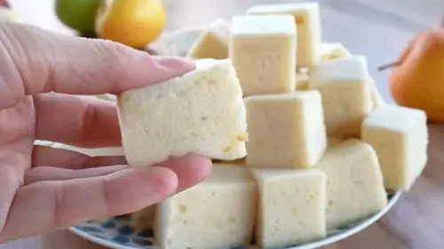 Полезный для фигуры десерт всего из двух ингредиентов: он покорил сеть