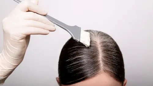 Как грациозно перейти к натуральной седине: пошаговая инструкция от известного стилиста