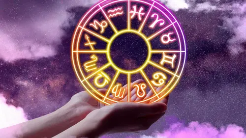 Три знака Зодиака вот-вот получат щедрые дары от Вселенной: что их ждет