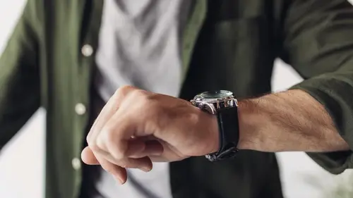 Люди, которые носят наручные часы в эпоху смартфонов, делают это неспроста, – исследование