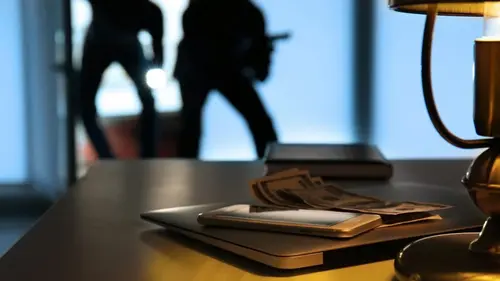 Перед тем, как залезть в дом, воры изучают его по Google картам: как от этого защититься