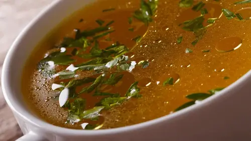 Бульон не стоит варить только на одном мясе: какое сочетание дает лучший вкус