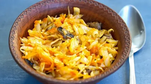 Тушеная капуста с грибами: коронное блюдо осени