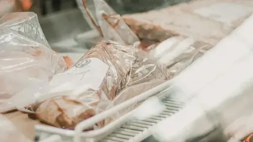 Можно ли повторно замораживать мясо: эксперты назвали главное условие
